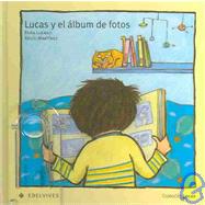 Lucas y el album de fotos / Lucas and the photo album